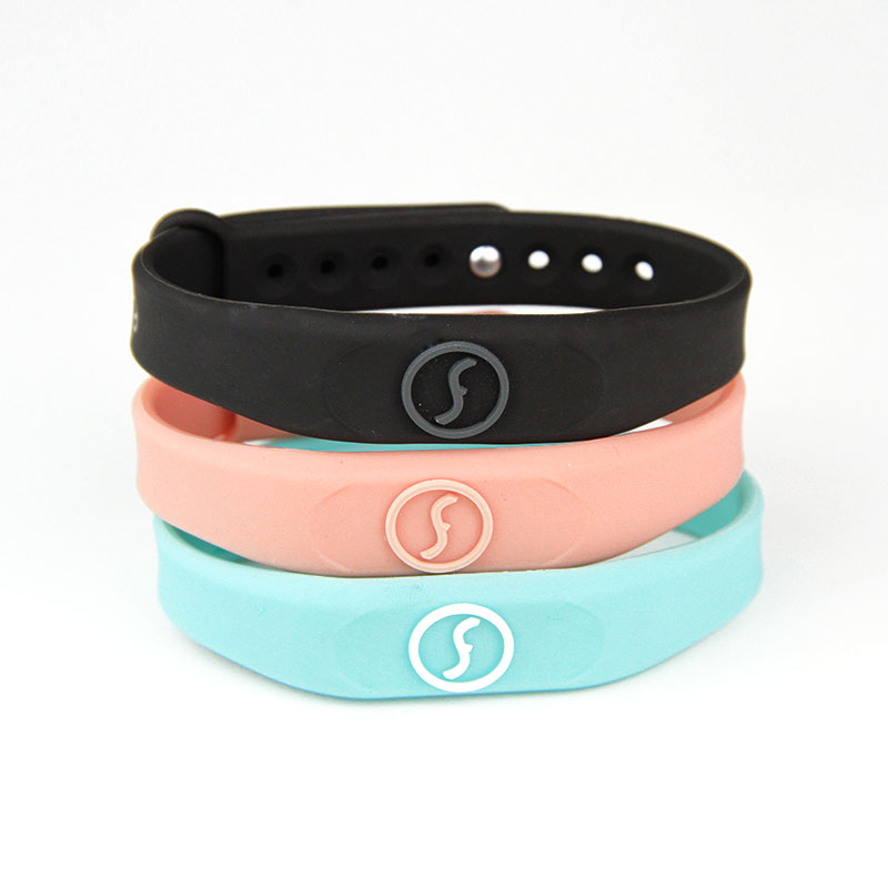 Fashionable Embossed Logo Silicone RFID Wristbands For Events