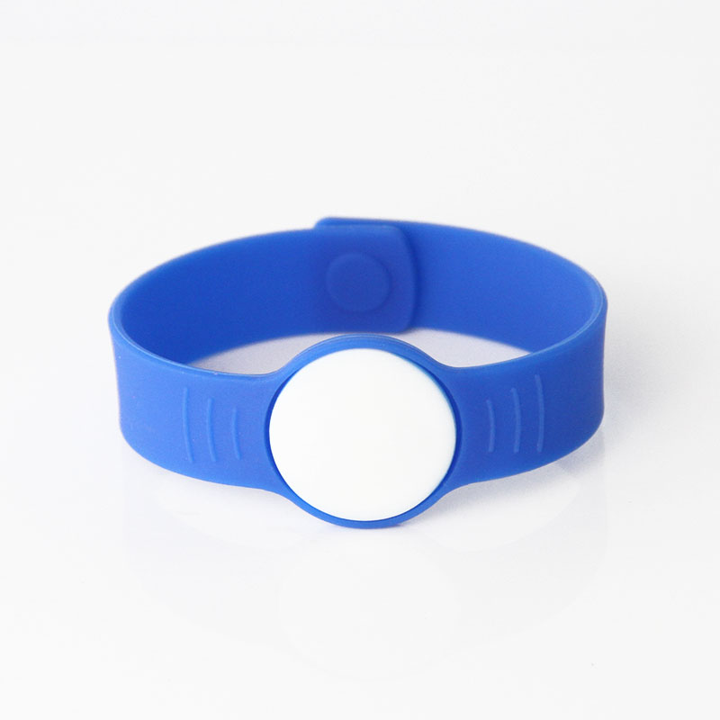 Silicone Buckle Strap Open Loop RFID Wristbands For Hotels 