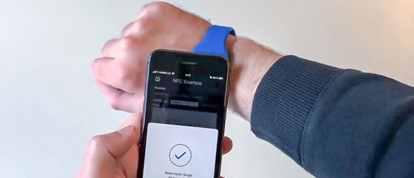 NFC wristband work with mobile phone