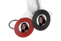 Made of acrylic, durable and scratch-resistant